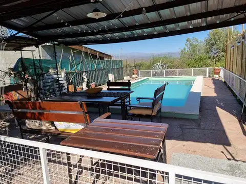 LINDA CASA EN VENTA EN VILLA CARLOS PAZ, Bº Villa Del Lago, GRAN VISTA PANORÁMICA, PILETA, GAS NAT