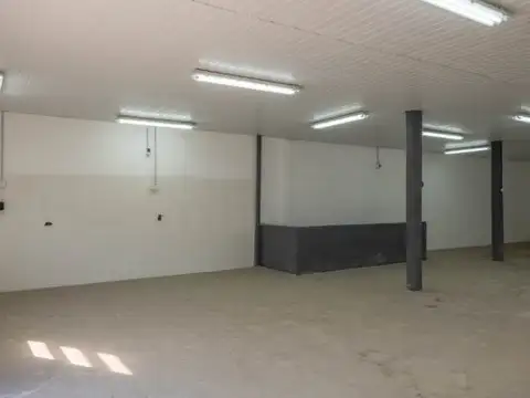 Venta Galpón Depósito 331m2 Con Casa Lomas Del Mirador