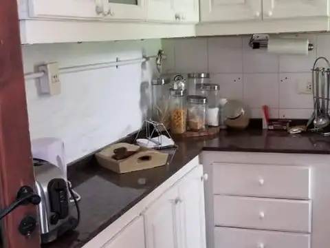 Casa 2 ambientes con 2 baños