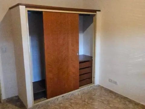 Dúplex en alquiler c/ cochera en San Miguel