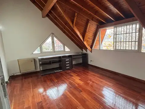 CASA TRIPLEX 4 AMB 3 BAÑOS AVELLANEDA APTO CRÉD
