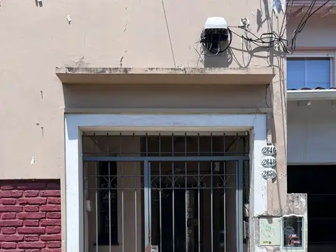 Presidente Hipólito Yrigoyen 2600, Piso PB