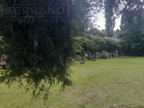 VENTA  Terreno de 730 m2 , parquizado  con mejoras, calle Rubén Darío al 500, Parque Sakura, Exaltacion de la Cruz