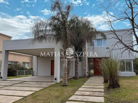 Propiedad en Weston de 4 ambientes