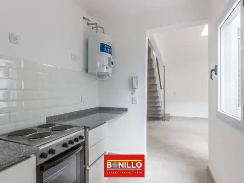 Depto Tipo Casa en Alquiler de 2 ambientes
