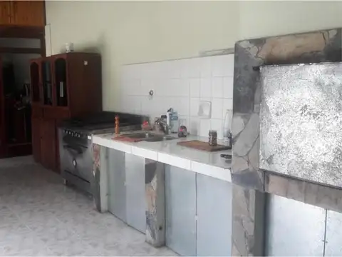 Casa 4 ambientes con 1 baño