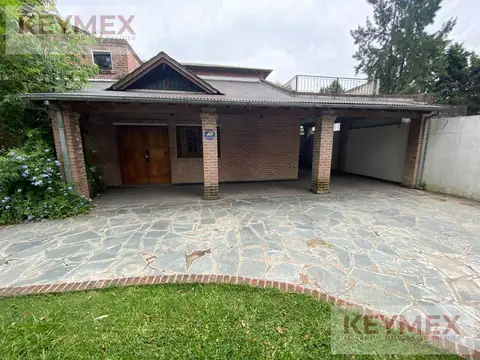 CASA Quinta VENTA  en Ituzaingó 4 DORMITORIOS GALERIA PILETA PARRILLA GRAN JARDIN  LOTE DE 1000 MTS