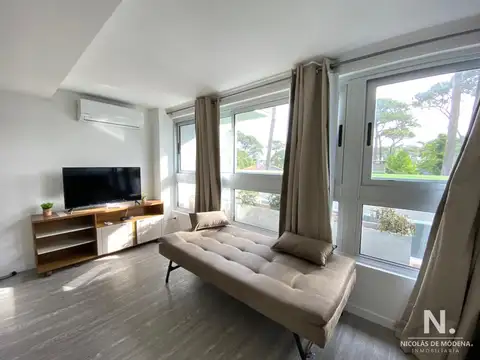 Monoambiente en zona Roosevelt, Punta del Este en torre de categoría con amenities