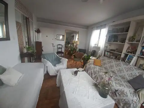 DPTO. 2 AMBIENTES piso alto en Belgrano 