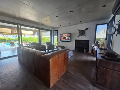 Casa en Alquiler de 3 dormitorios