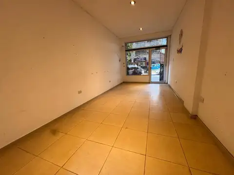 ALQUILER LOCAL BANFIELD