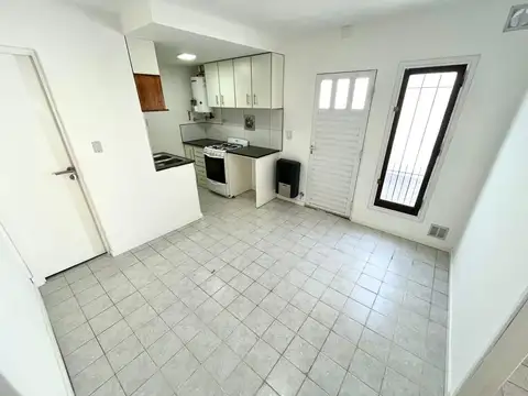 ALQUILER PH 2 Ambientes Reciclado a Nuevo con Cochera