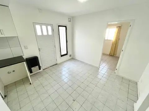 Depto Tipo Casa en Alquiler en San Cayetano, $ 650.000