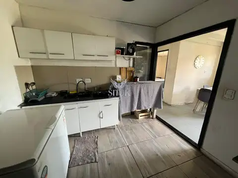 Casa en Alquiler con 2 cocheras