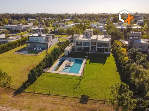 Casa en Venta de 5 dormitorios