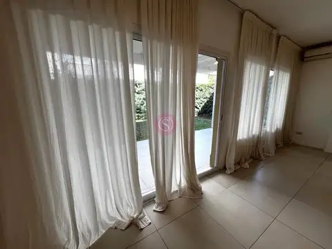 Casa en Venta en Boulevard Del Sol, USD 180.000