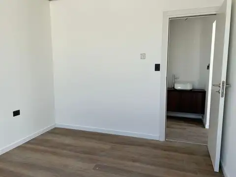 Casa 2 ambientes con 1 baño