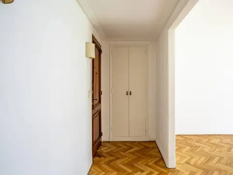 Pagano 2700, Piso 5