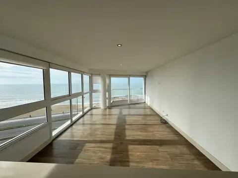 Departamento en Alquiler en La Perla Sur, USD 1.100