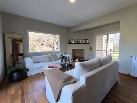 Casa 7 ambientes con 2 baños