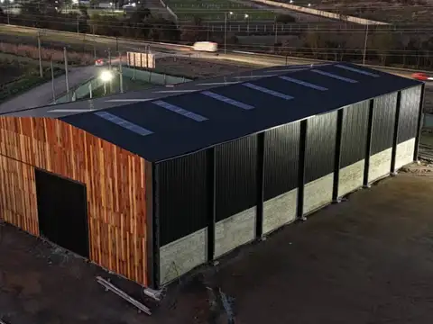 Galpón 840m2 a ESTRENAR en Pque. Ind.