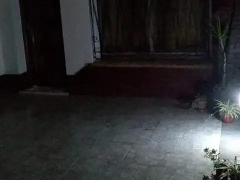 General Acha e/ 1° de Mayo y 12 de Octubre