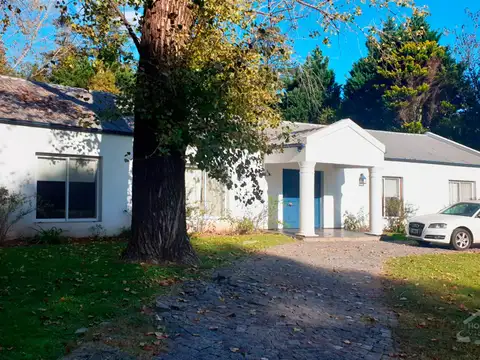 Casa 6 ambientes con 3 baños