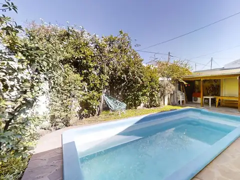Casa en Venta de 4 Ambientes en Martinez con Pileta y Playroom