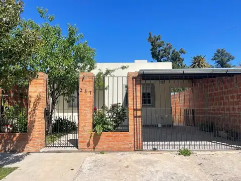 VENTA CASA PILAR ASTOLFI COCHERA PARRILLA 3 AMB