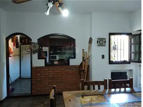 VENDO casa 2 plantas con 3 dormitorios San Antonio de Padua lado Norte