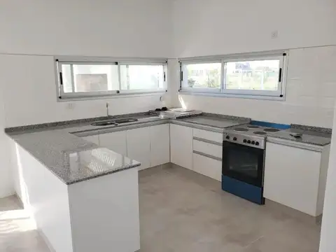 Casa 4 ambientes con 4 baños