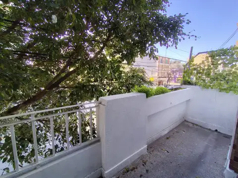 DEPTO TIPO CASA – SIN EXPENSAS – MUY BUEN ESTADO – ORIENTACION “ESTE”