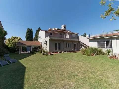 VENTA CASA HURLINGHAM 4 DORM GRAN LOTE B. INGLES