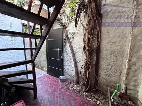 Depto Tipo Casa 6 ambientes con 2 baños