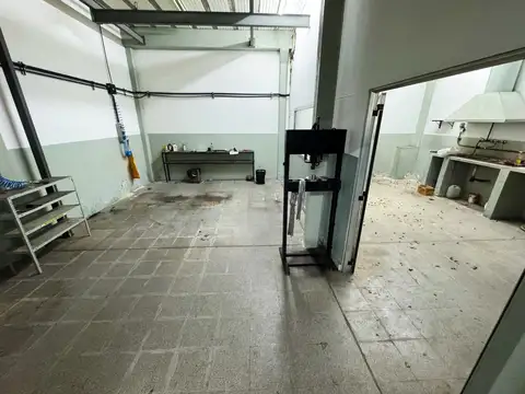 Oficina 7 ambientes con 2 baños