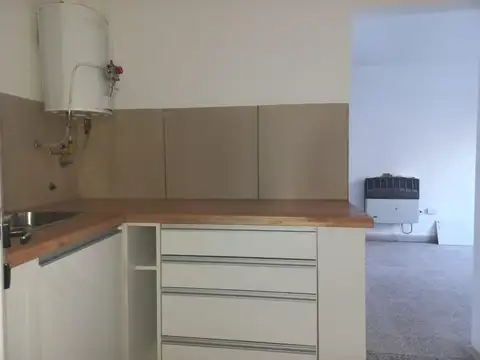 PH de 1 dormitorio con 2 patios en 51 entre 20 y 21, La Plata