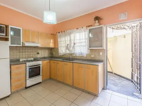 Depto Tipo Casa en Venta en Villa Luzuriaga, USD 95.000