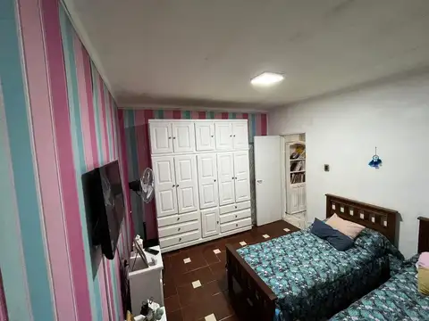 Casa 5 ambientes con 2 baños