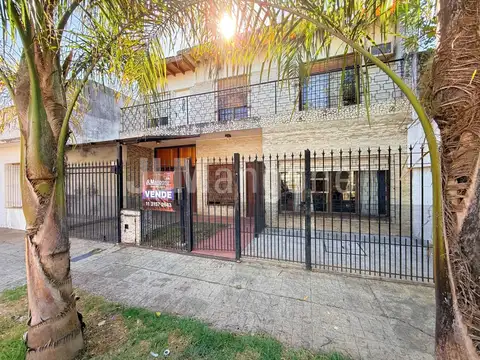 Casa 5 amb con cocheras (4), parque y piscina
