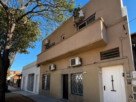 EXCELENTE PH DE 4 AMBIENTES CON PATIO