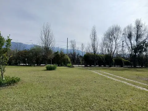 Casa sobre R51 entre La Slleta y Campo Quijano Gran terreno