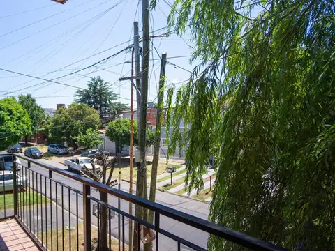 Depto Tipo Casa en Venta en Villa Luzuriaga, USD 89.000