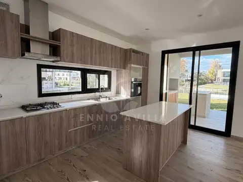 Casa en Venta en El Canton - Norte, USD 350.000
