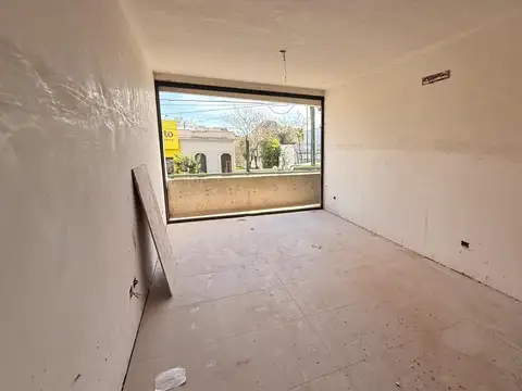Depto. 3 ambientes en venta, sobre Av. Centenario, Beccar
