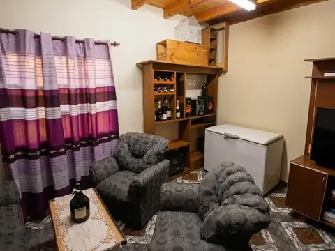Casa 5 ambientes con 2 baños