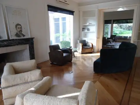 Casa 10 ambientes con 8 baños