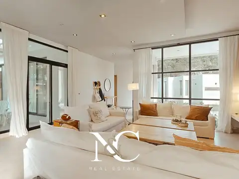 Casa en venta en Costa Esmeralda Fondo libre al bosque con pinos