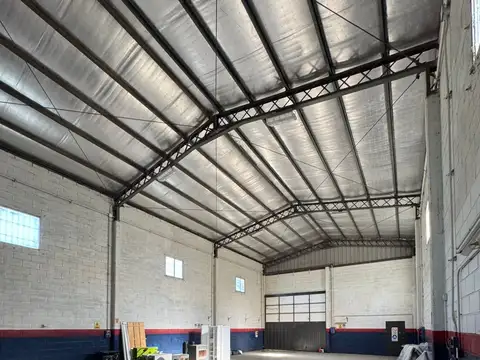 CASA QUINTA EN LA FLORIDA, ZÁRATE CON GRAN GALPÓN/TALLER CON OFICINAS