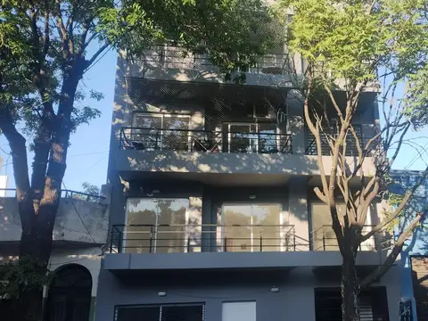 monoambiente amplio con patio a estrenar