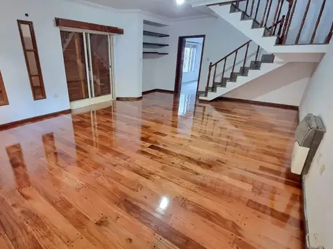 Venta casa Echesortu Rosario. 3 dormitorios. cochera pasante